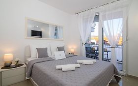 Mirror Apartment